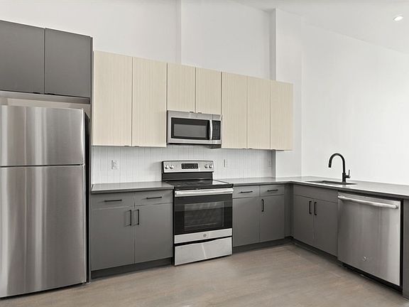 4th image of 2505 3rd Ave Ste 3