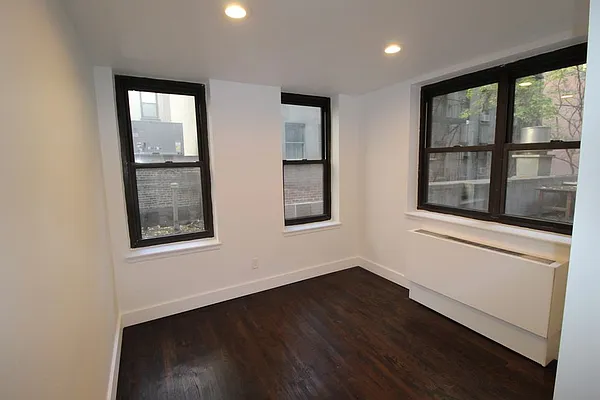 Rented by Mossanen Group | media 9