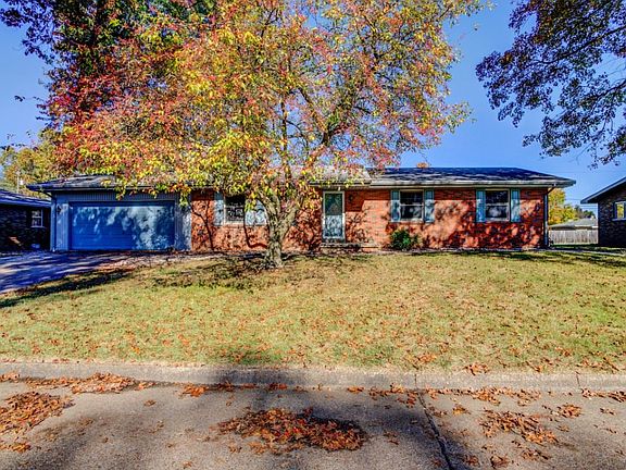 4th image of 3812 E Diamond Ave