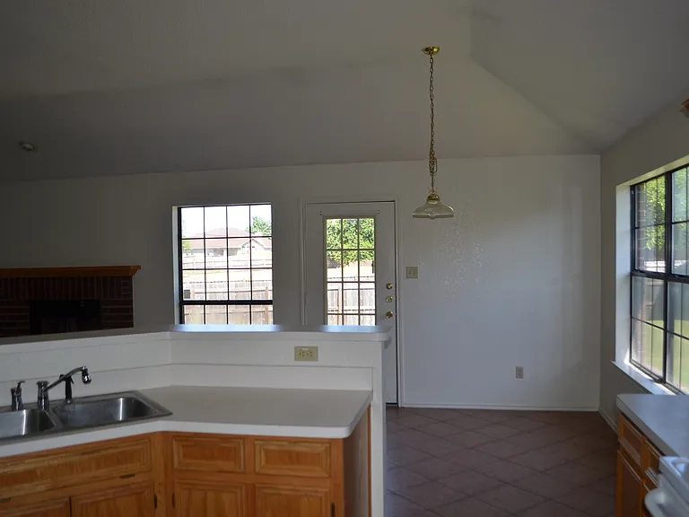 2521 Creek Dr — Photo 18