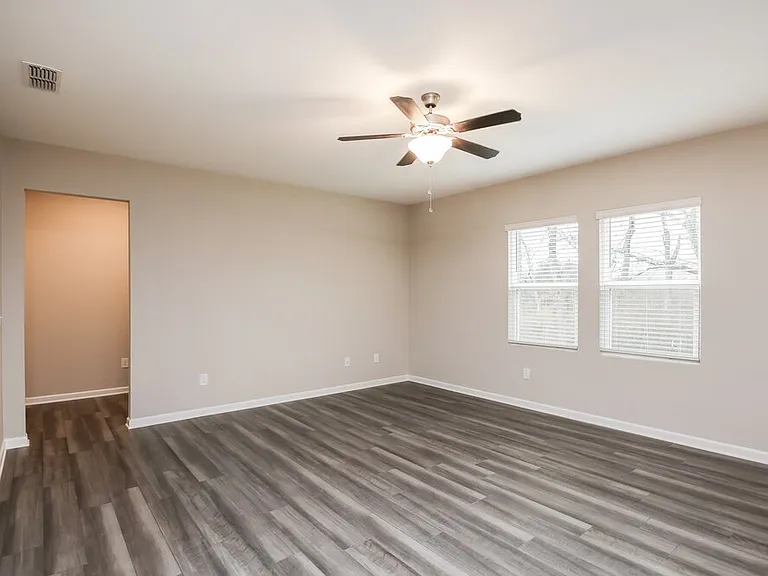 265 Pond Ct — Photo 8