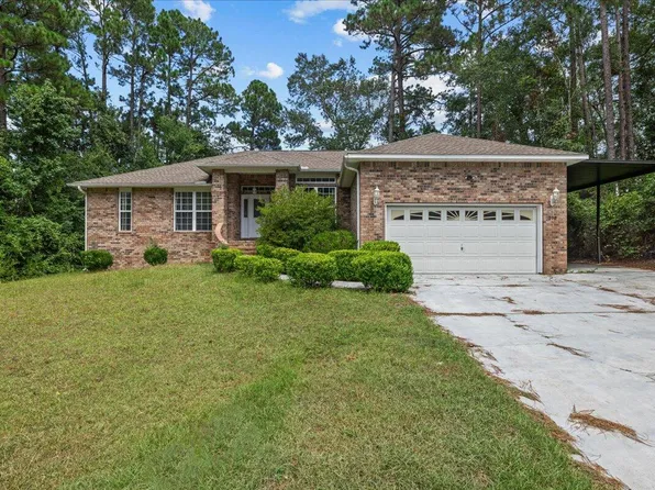 208 Golf Course Dr, Crestview, FL 32536
