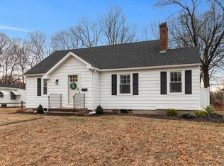 6 Eastwood Rd, Cromwell, CT 06416