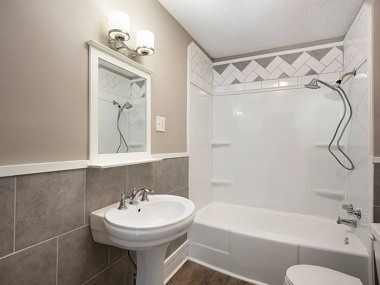 1012 Coulter St — Photo 15