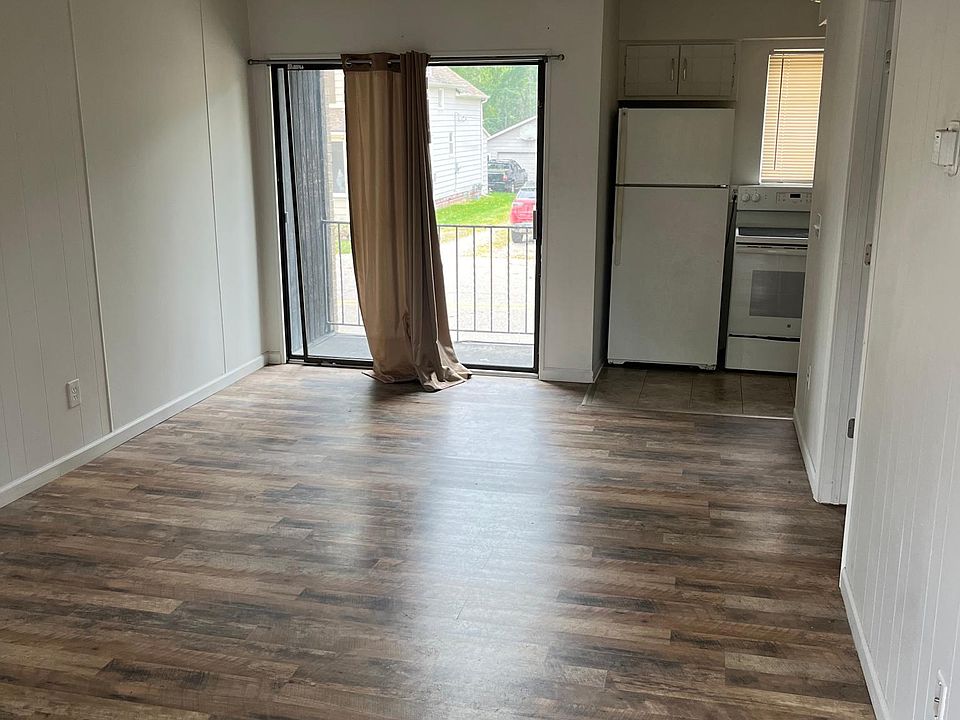 1st image of 24 W Shadbolt St #24