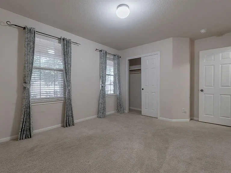 9408 Castle Pines Dr — Photo 16