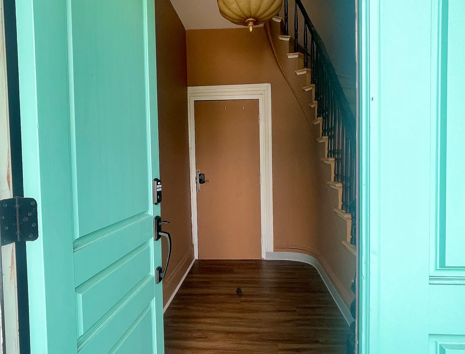 2 bed, 979 sqft, $2,250 — Photo 2
