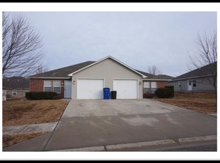 117 SE Rock Garden Ln #117, Lees Summit, MO 64064