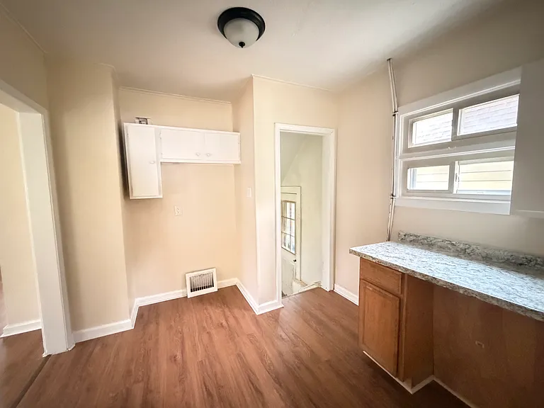 1817 Giant St — Photo 10