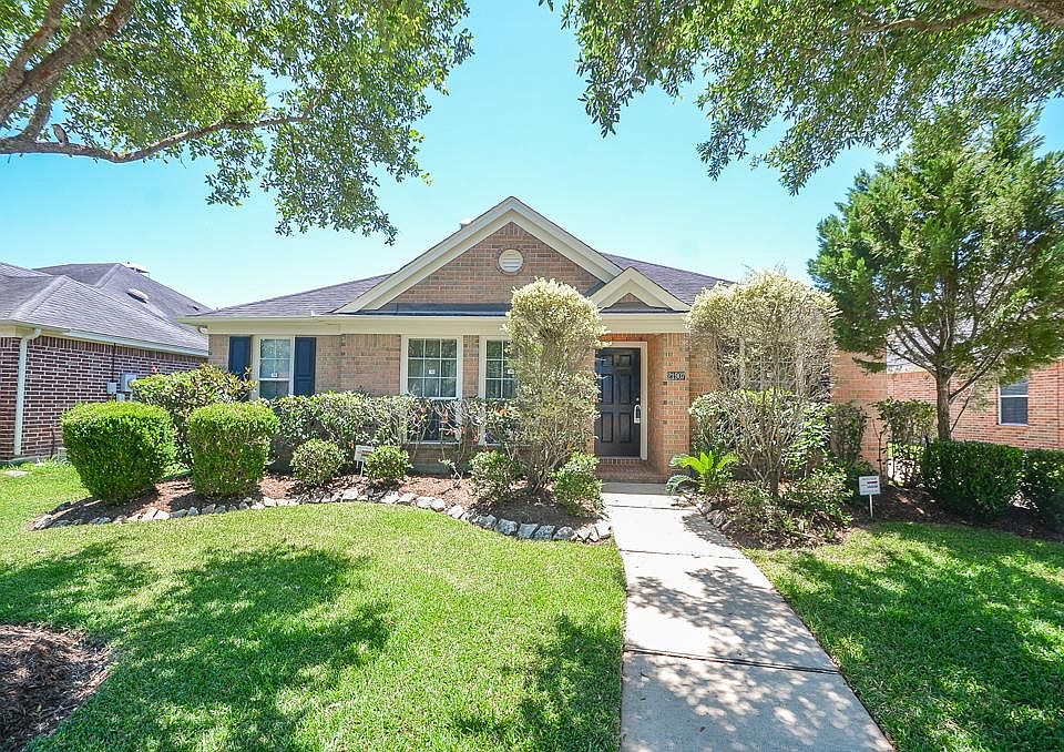 1st image of 21907 Rivergate Ct