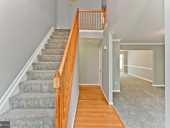 5th image of 9505 Hobart St