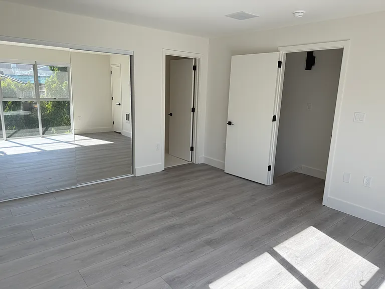 300 Linden St #1 — Photo 21