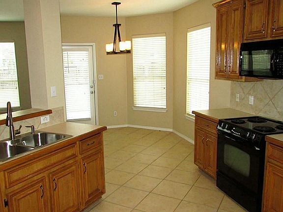 5th image of 4934 Lake Gladewater Ct