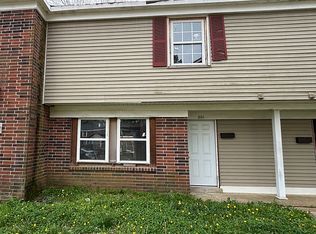 5201 Flowering Peach Dr, Memphis, TN 38115