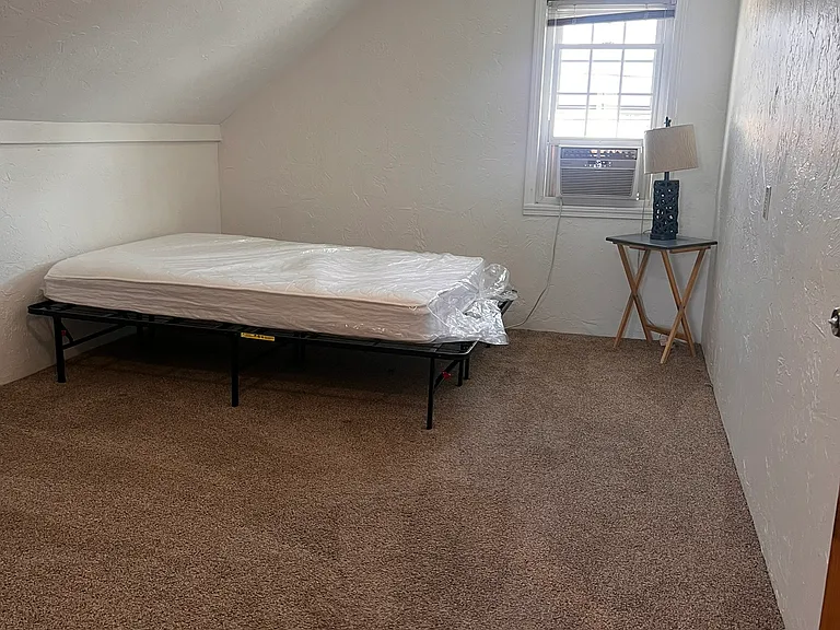 47 Vernon St E #2 — Photo 10