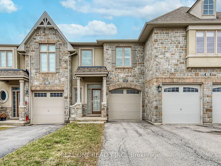 2319 Stone Glen Cres — Photo 1