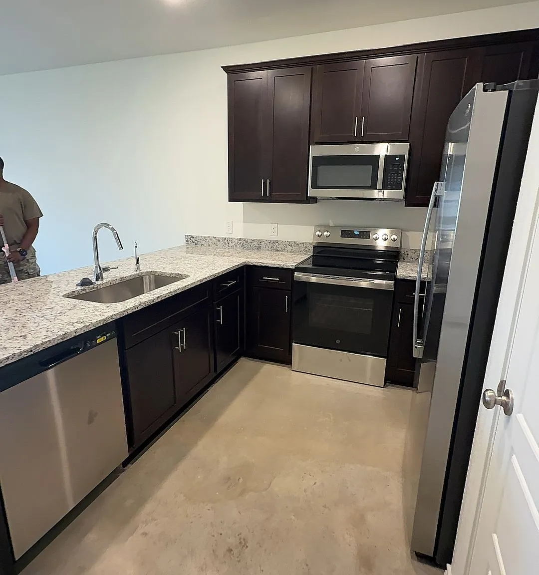 3 bed, 1175 sqft, $1,350 — Photo 2