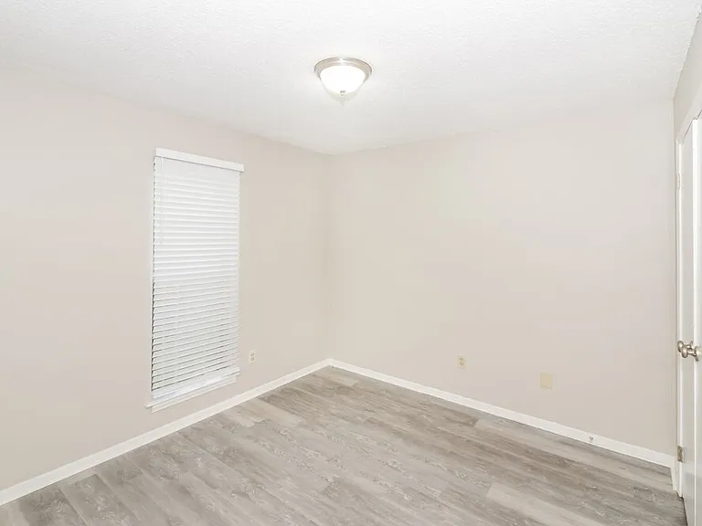 2656 Harlingen Dr — Photo 13