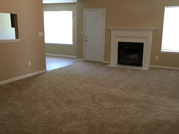 3rd image of 919 Olde Town Pl