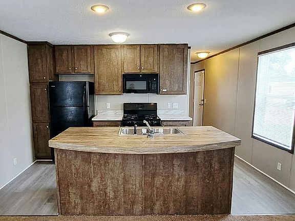 2nd image of 604 Virginia Ave #604