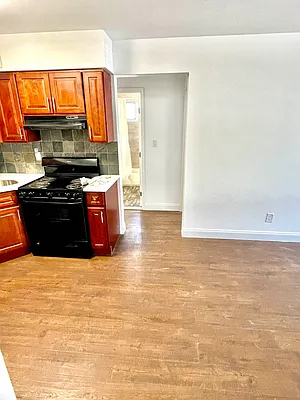 Rented by Amorelli Realty | media 9