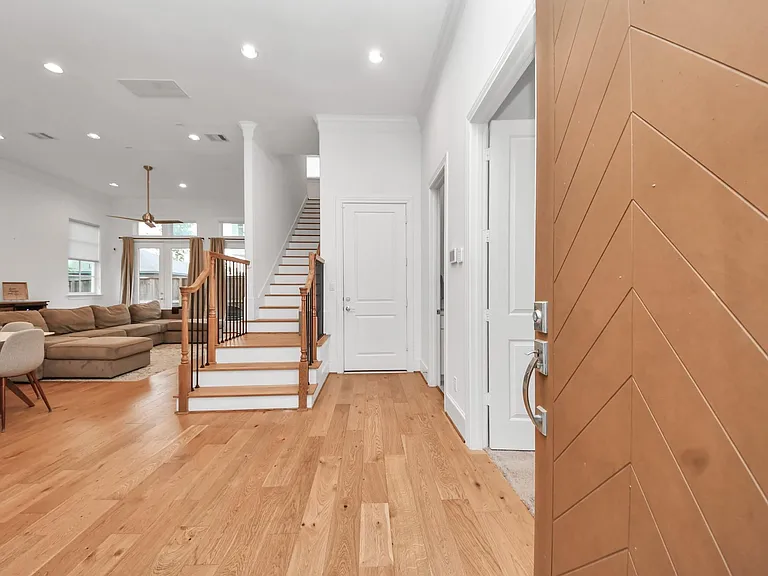 624 Delmar St — Photo 8
