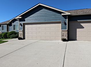 6821 Riviera Ct, Rapid City, SD 57702