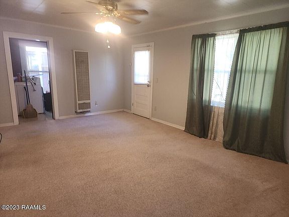 5th image of 218 Pine Ave