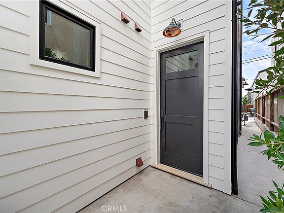 2nd image of 434 1/2 Goldenrod Ave