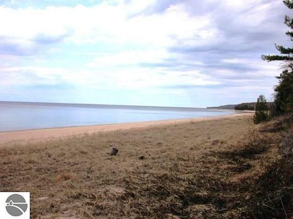 4th image of O N O'Migisi Beach Road Leland