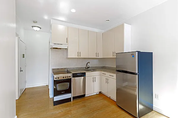 Rented by Compass | media 2