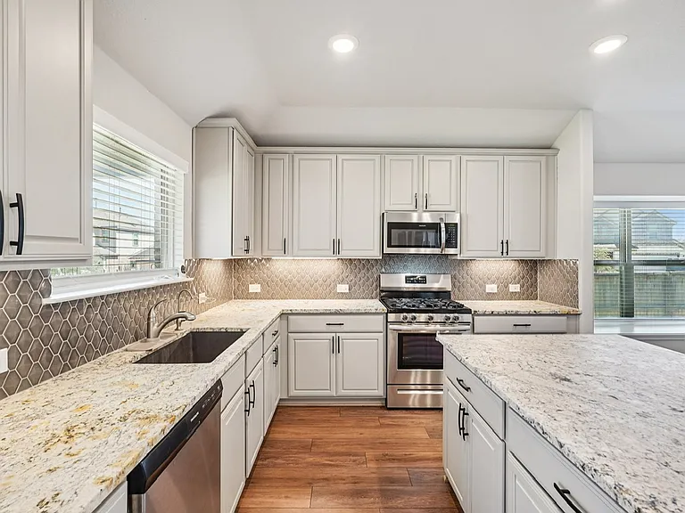 2034 Egret Ave — Photo 8