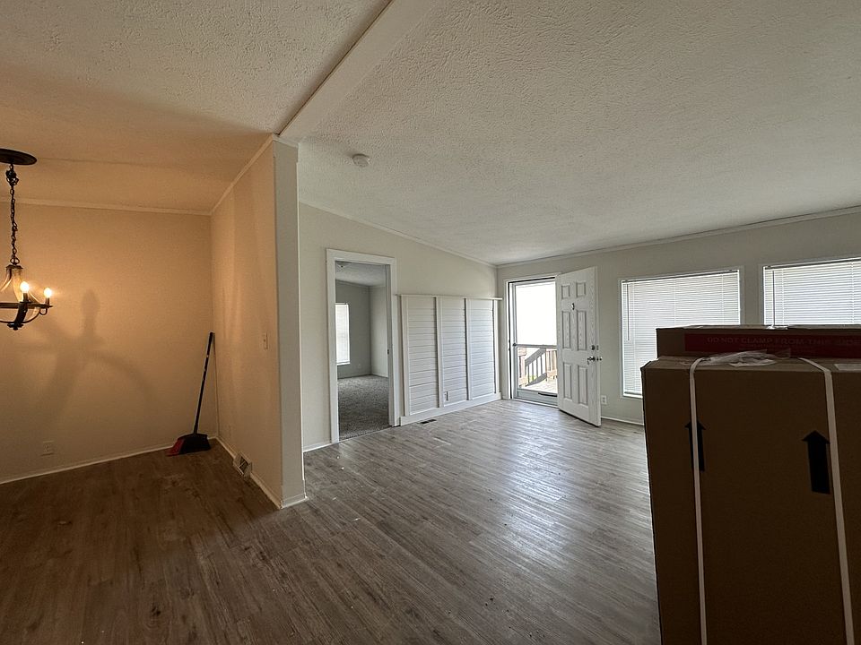 1st image of 169 Pine Dr S