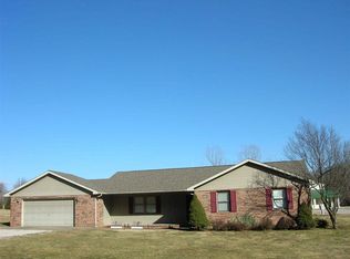 104 N Peach St, Lynnville, IN 47619