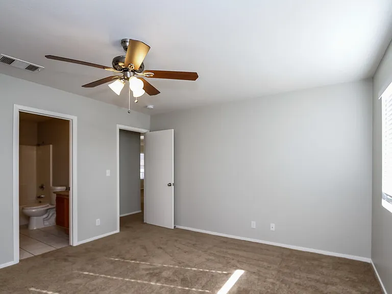 681 Indian Row Ct — Photo 8