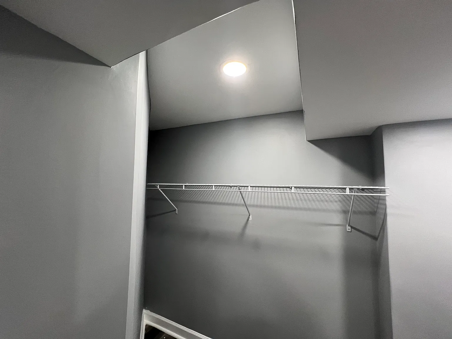 1 bed, 2000 sqft, $1,400 — Photo 2