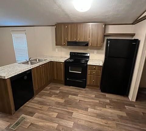 4th image of 13184 Enchanted Ct