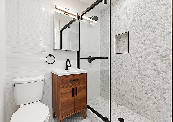 Bathroom, photo 1