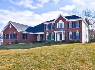 27 Overlook Rd, Hopkinton, MA 01748