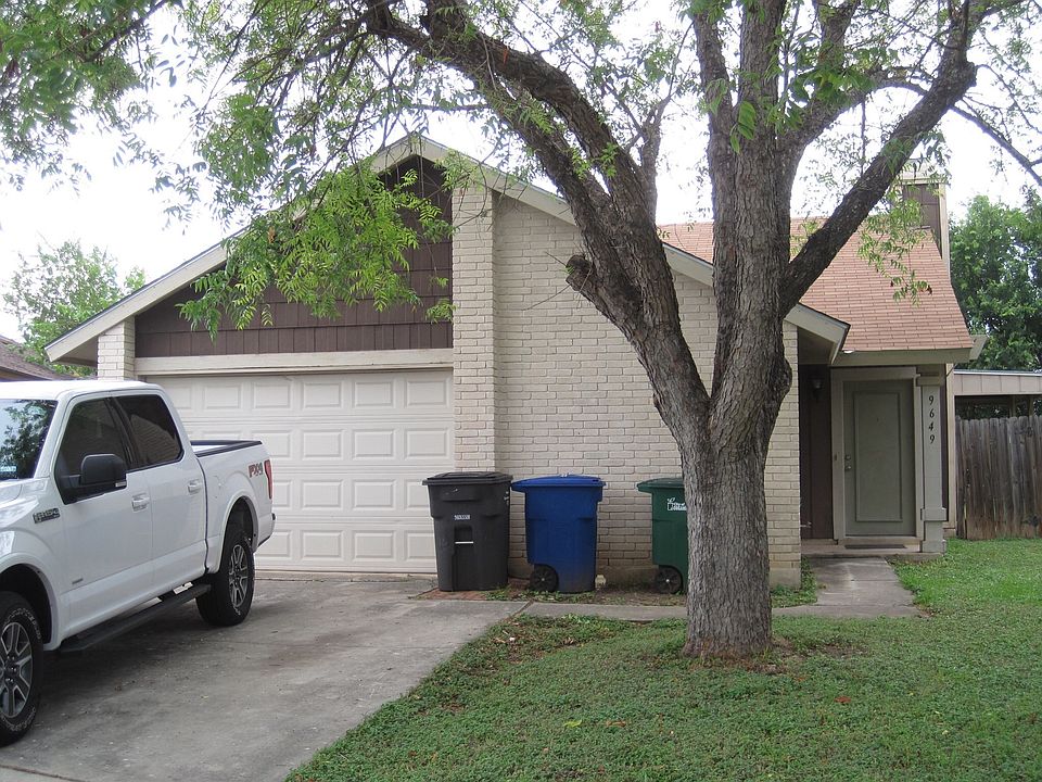 1st image of 9649 Ivy Bend St