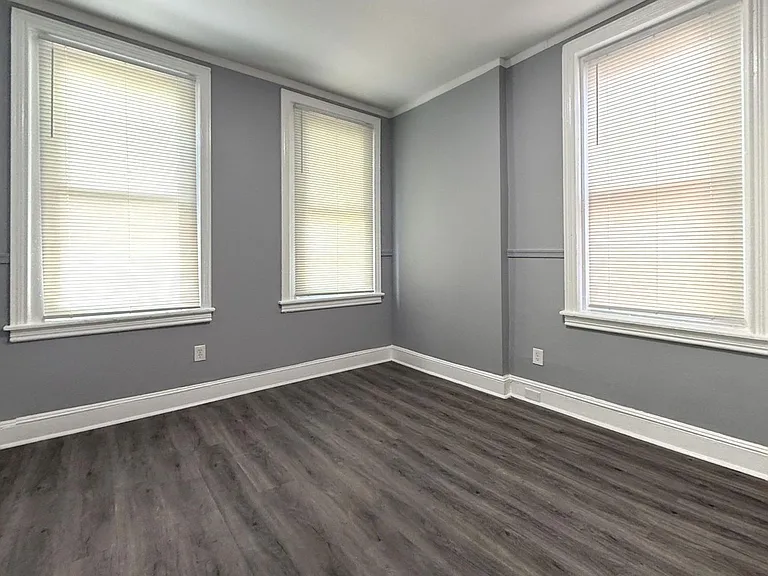 3740 N Park Ave — Photo 10