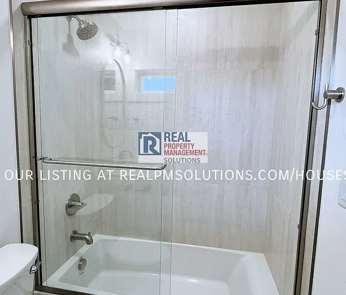 585 NE 113th Ave #585A — Photo 24