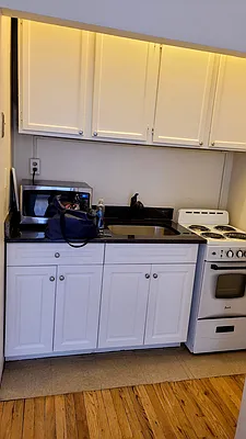 Rented by United Realty Equities | media 4