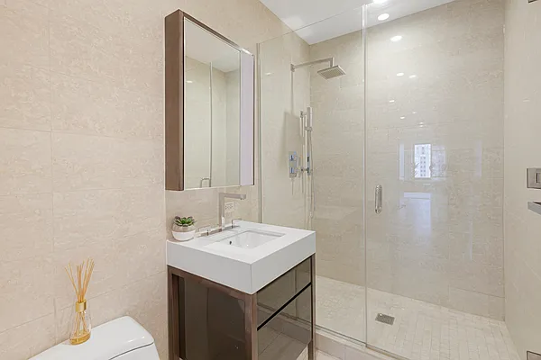 Rented by Platinum Properties | media 39