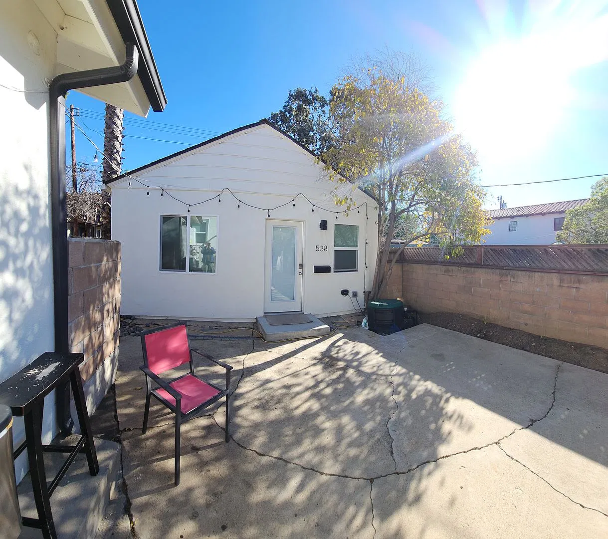 7 Bedroom 3 bath home close to POLY — Photo 4