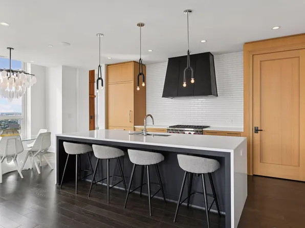 1111 W River Pkwy #23D, Minneapolis, MN 55415