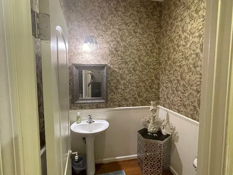 1900 Casterbridge Dr — Photo 31