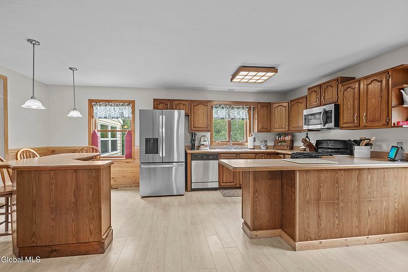 2nd image of 12 Thornwood Drive