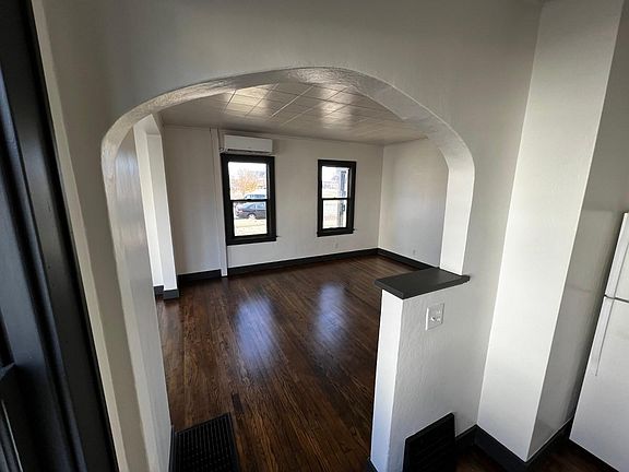 2nd image of 226 S 8th St APT 2