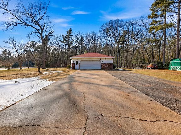 4th image of 5020 W River Rd